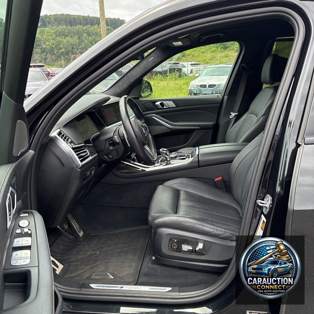 2022 BMW X7 M50i