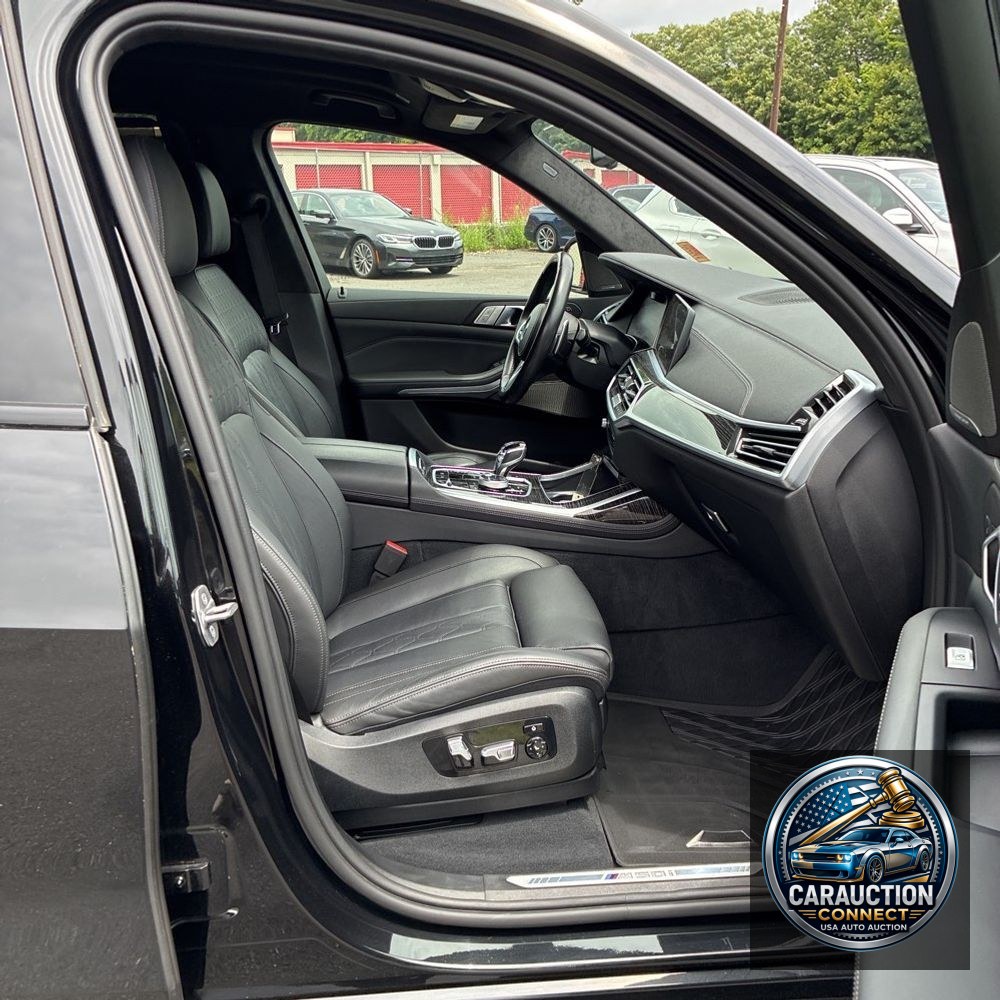 2022 BMW X7 M50i