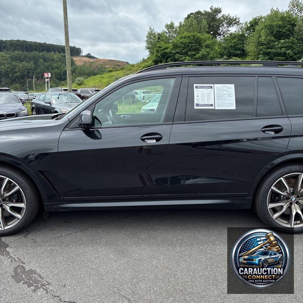 2022 BMW X7 M50i
