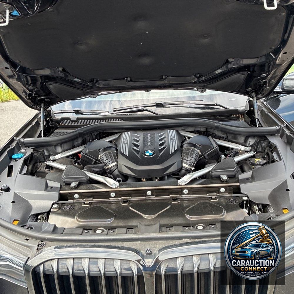 2022 BMW X7 M50i
