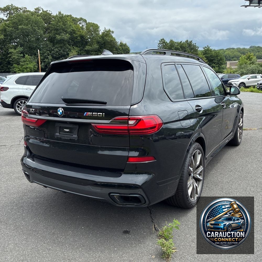 2022 BMW X7 M50i