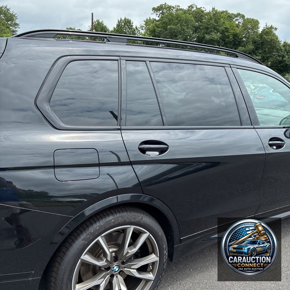 2022 BMW X7 M50i