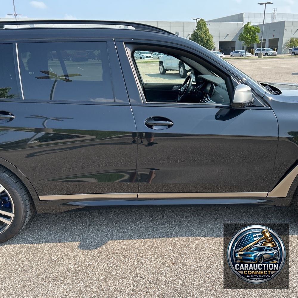 2021 BMW X7 M50i