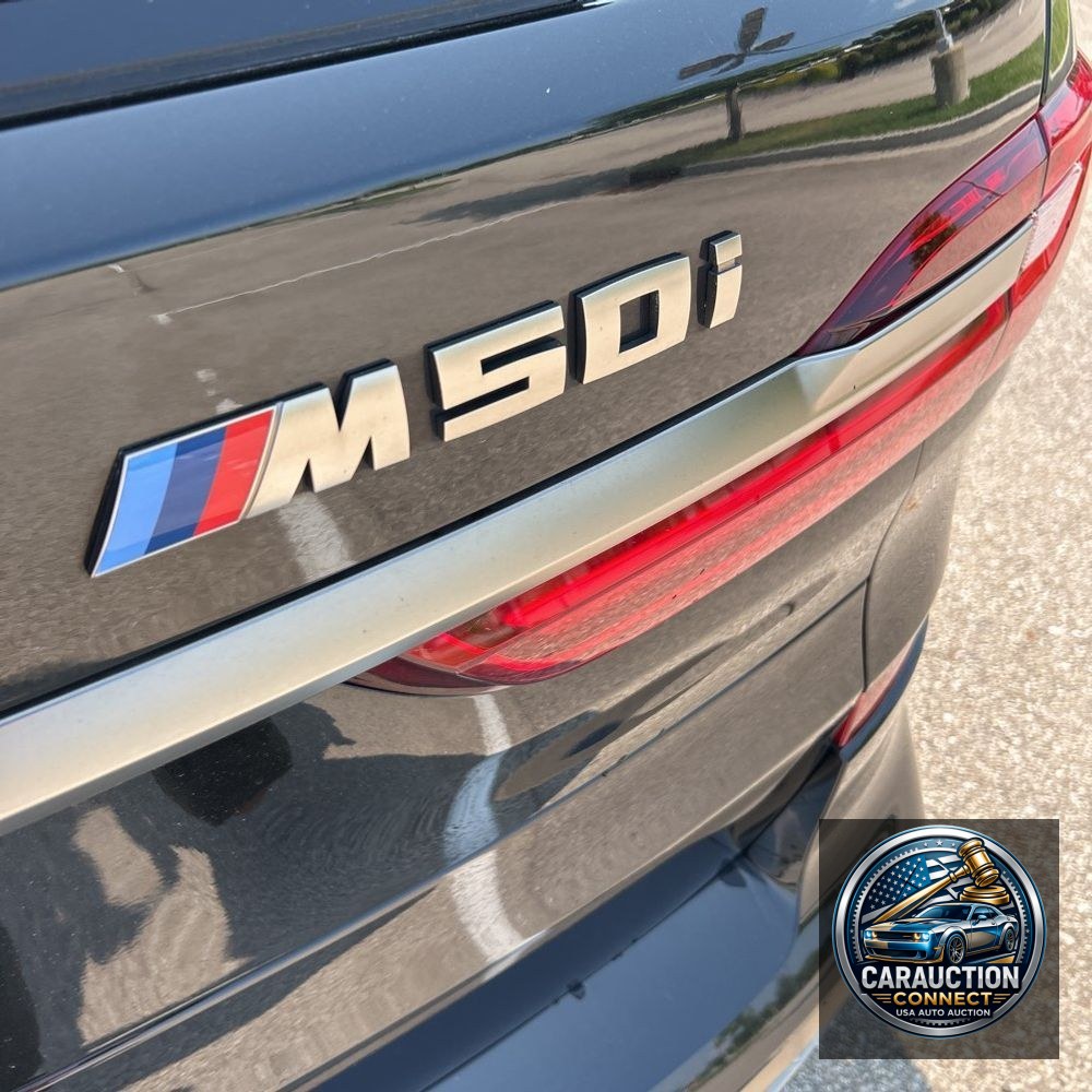 2021 BMW X7 M50i