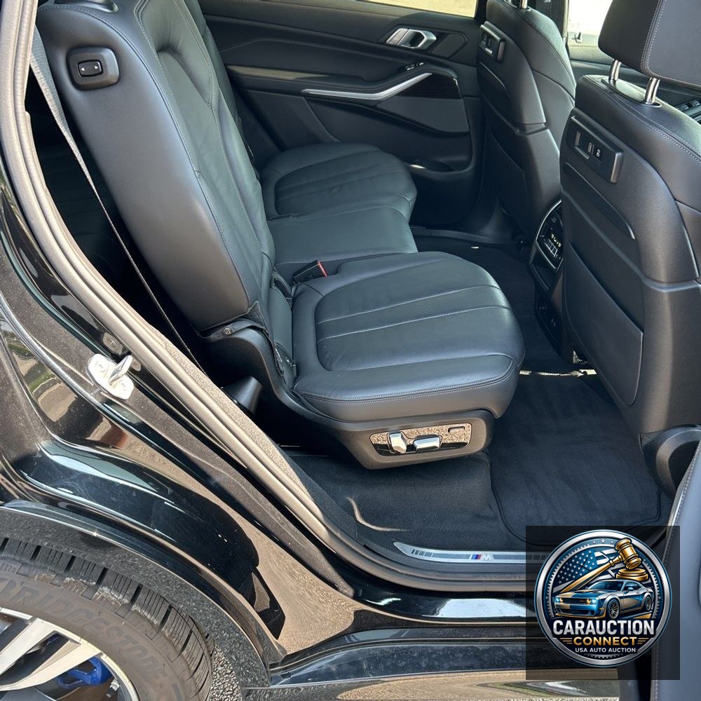 2021 BMW X7 M50i