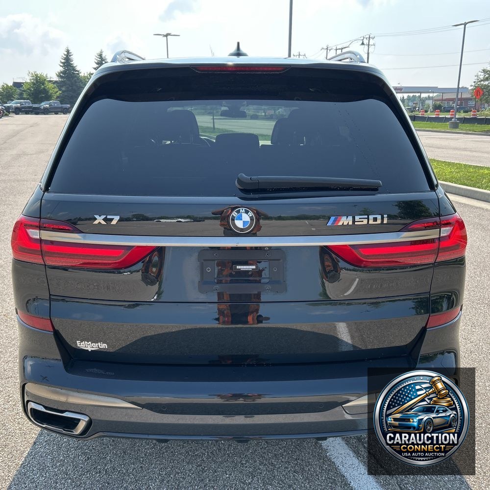 2021 BMW X7 M50i