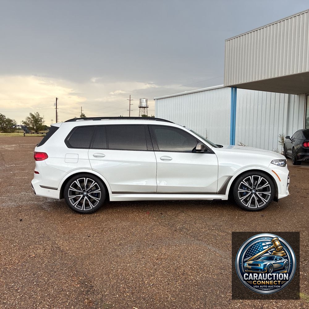 2022 BMW X7 M50i
