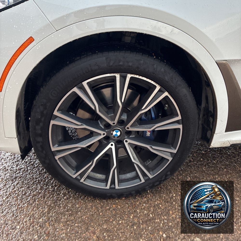 2022 BMW X7 M50i