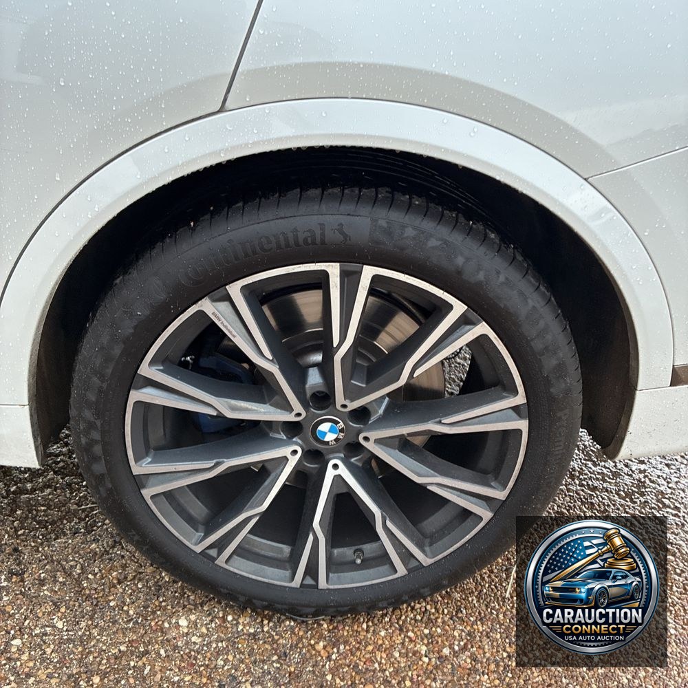 2022 BMW X7 M50i