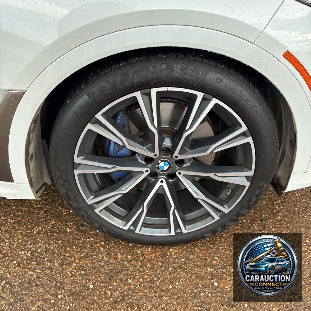 2022 BMW X7 M50i