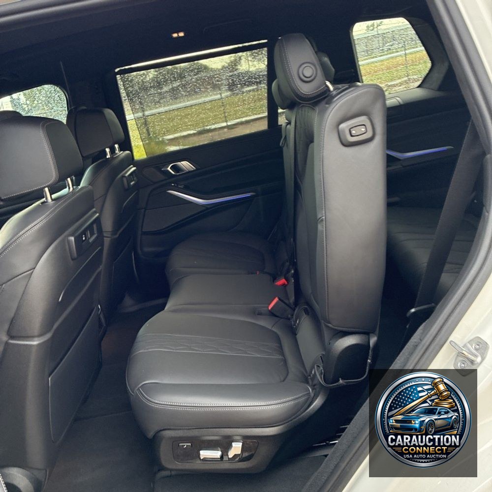 2022 BMW X7 M50i
