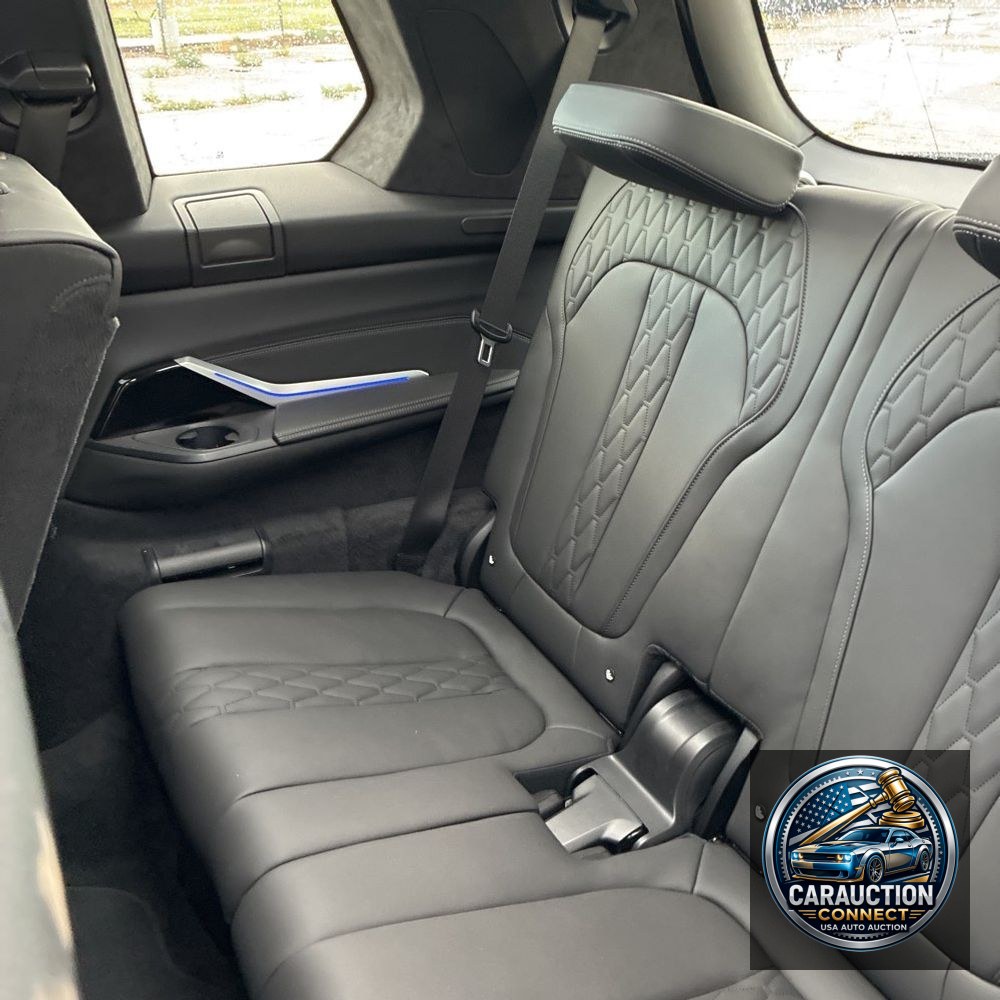 2022 BMW X7 M50i