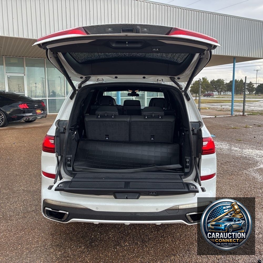 2022 BMW X7 M50i