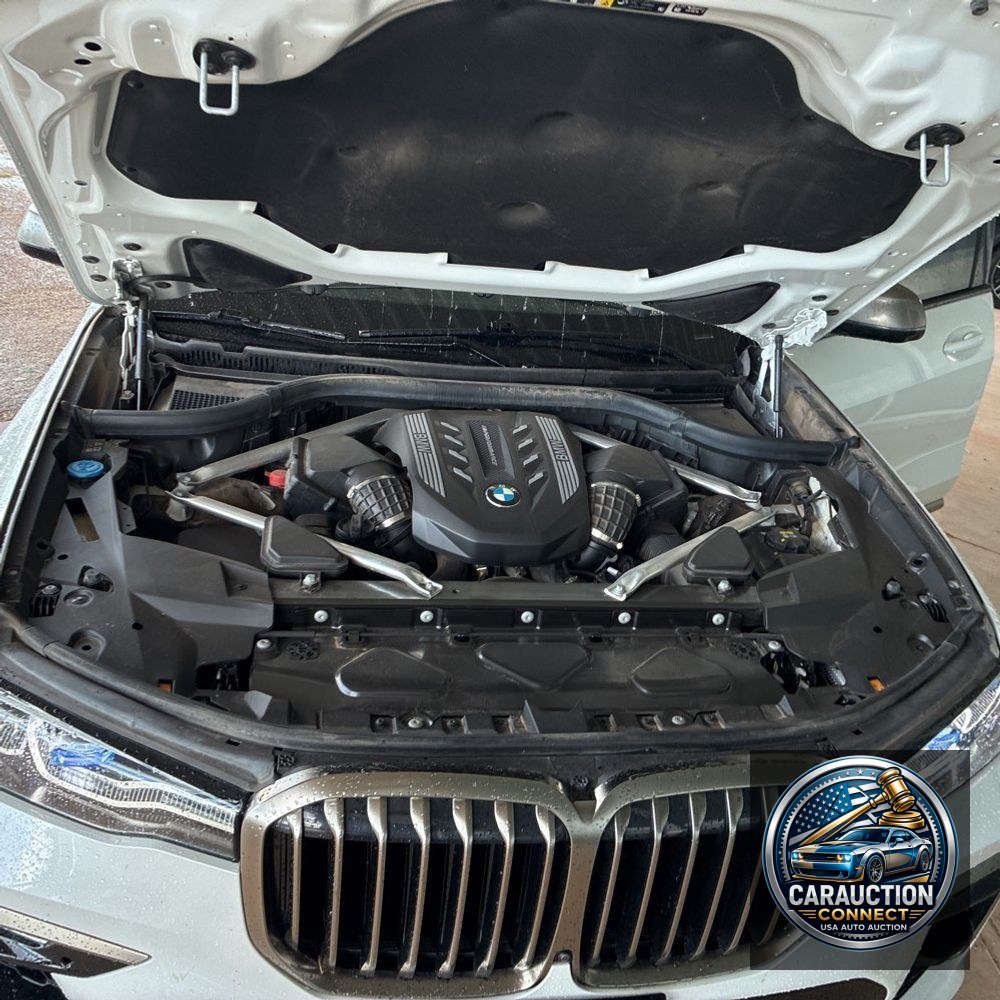 2022 BMW X7 M50i