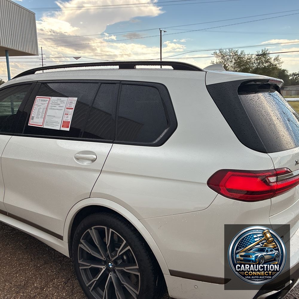 2022 BMW X7 M50i