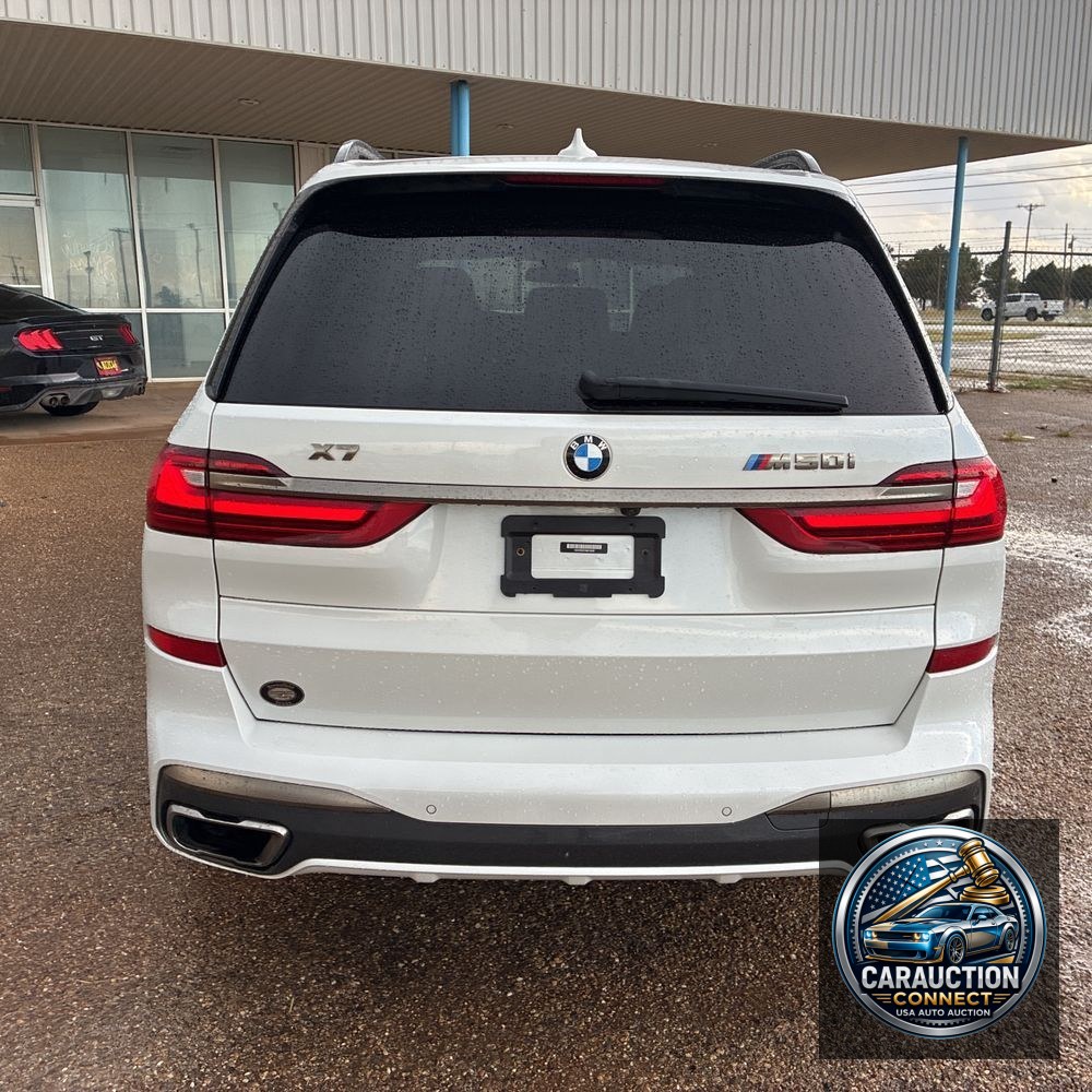 2022 BMW X7 M50i