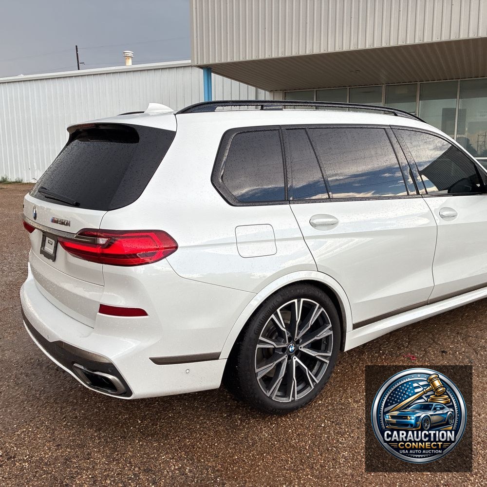 2022 BMW X7 M50i