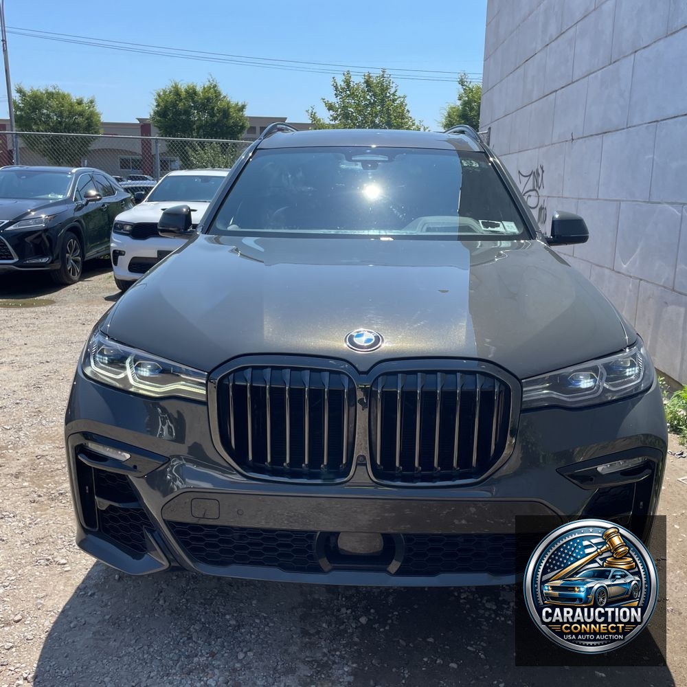 2022 BMW X7 M50i