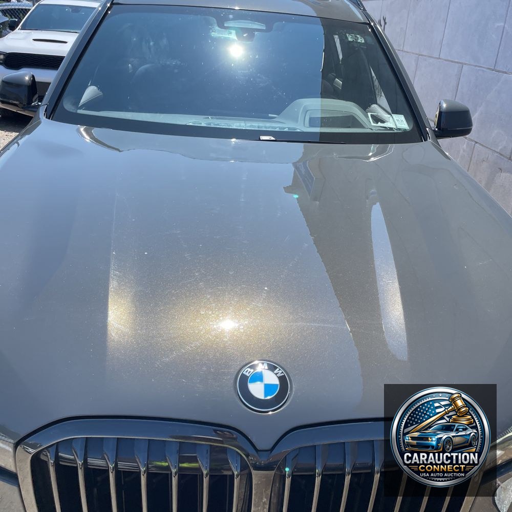 2022 BMW X7 M50i