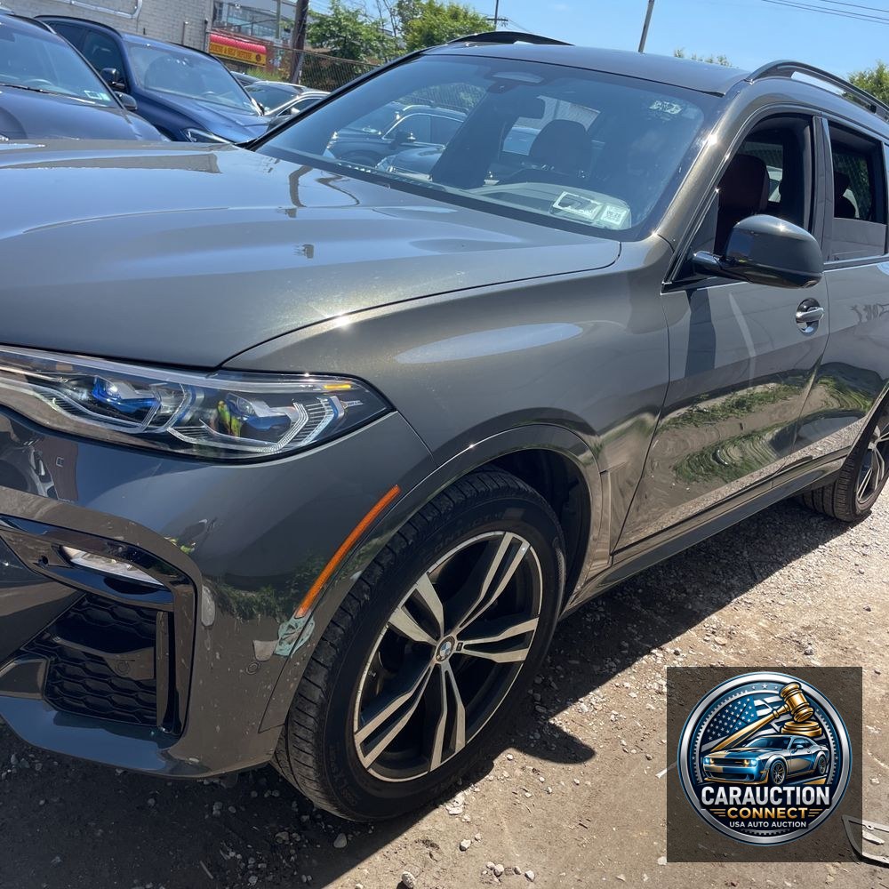 2022 BMW X7 M50i