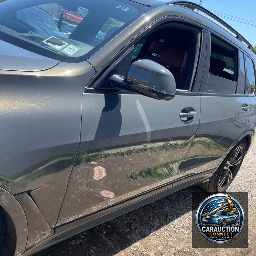 2022 BMW X7 M50i
