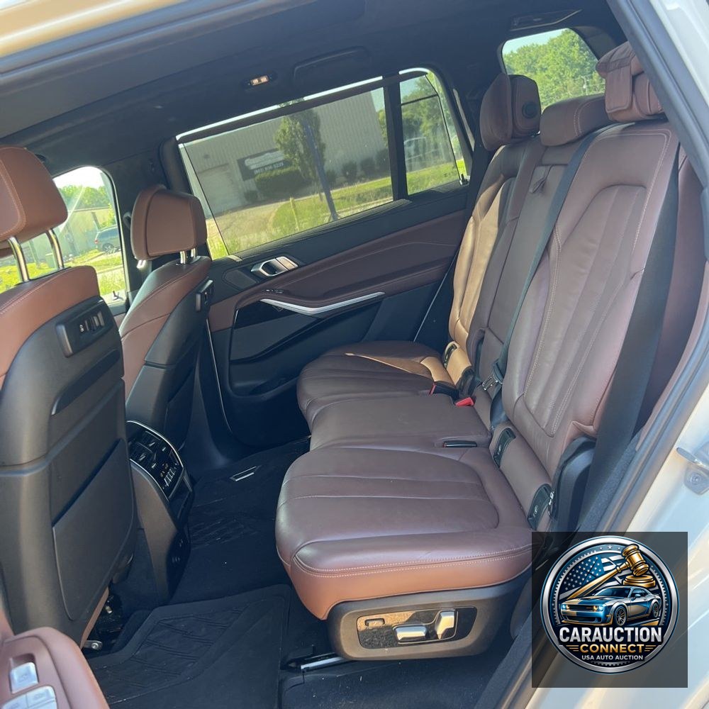 2021 BMW X7 M50i