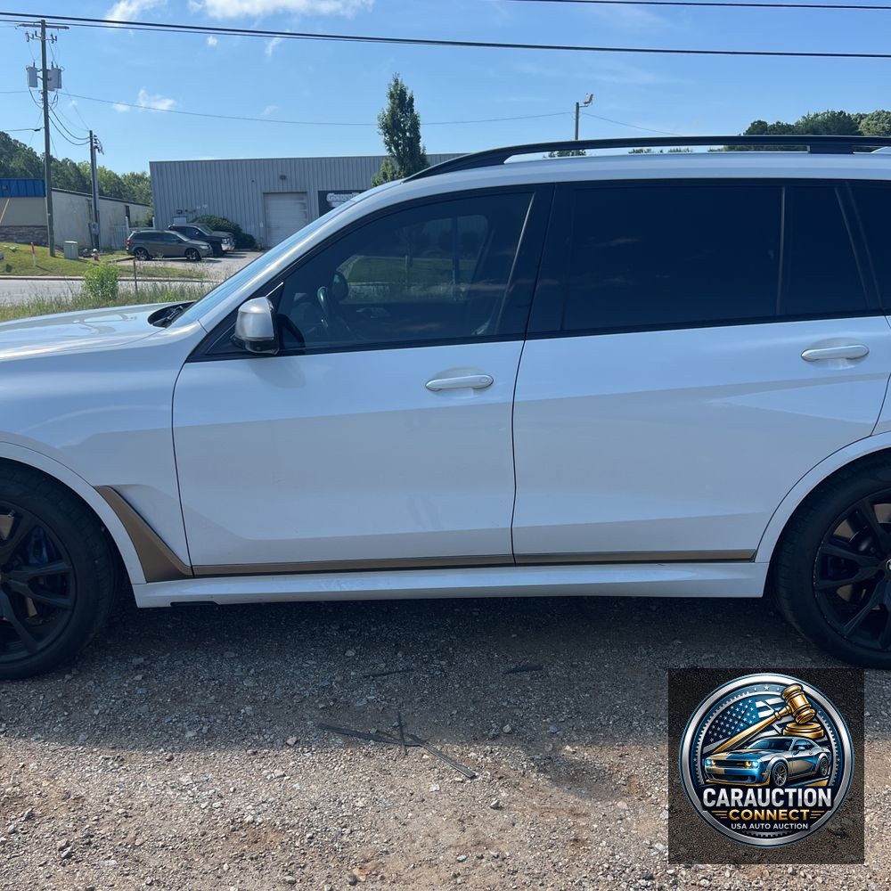 2021 BMW X7 M50i