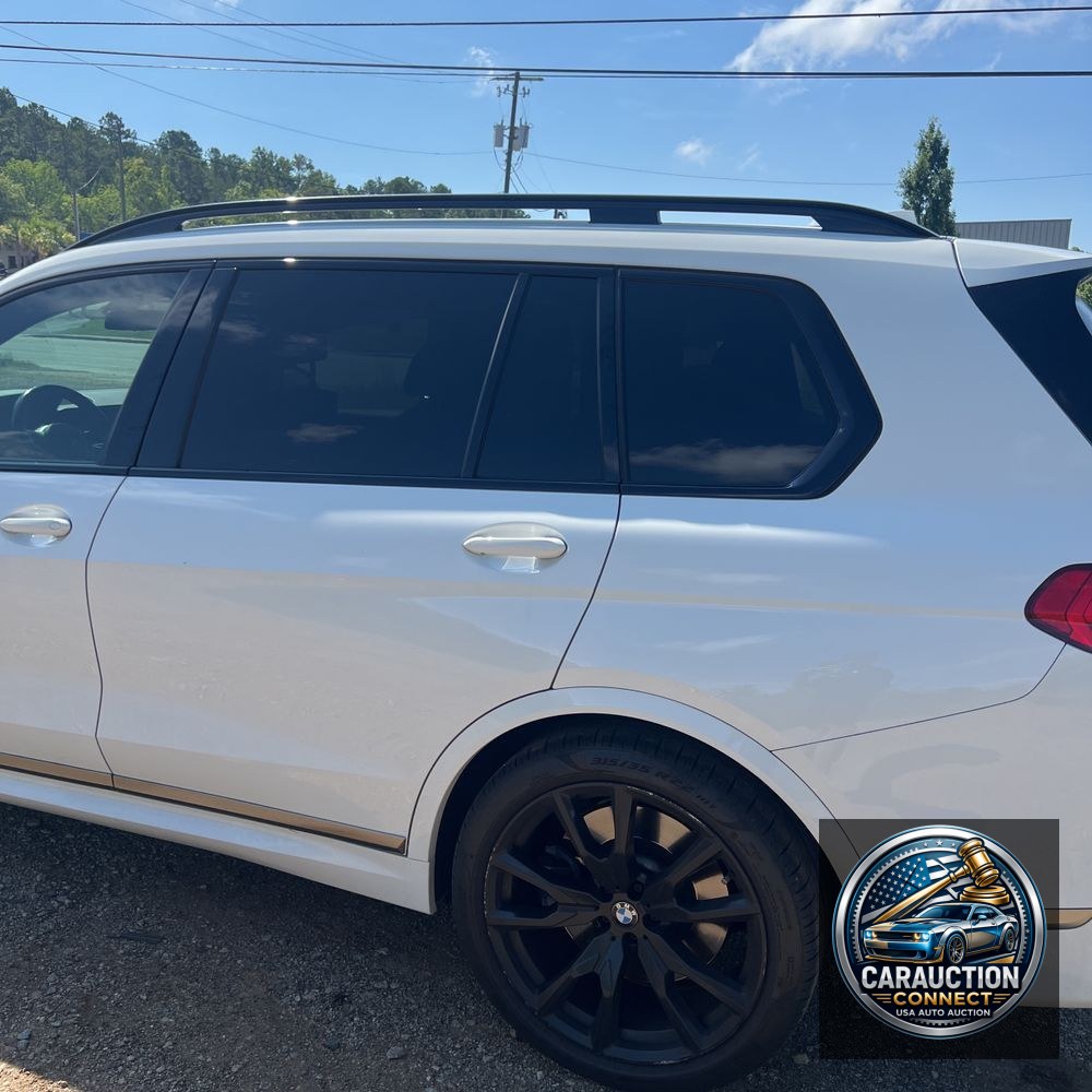 2021 BMW X7 M50i