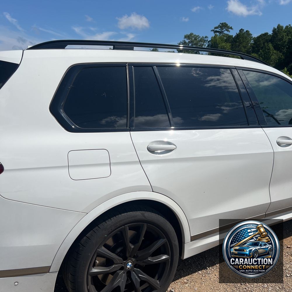 2021 BMW X7 M50i