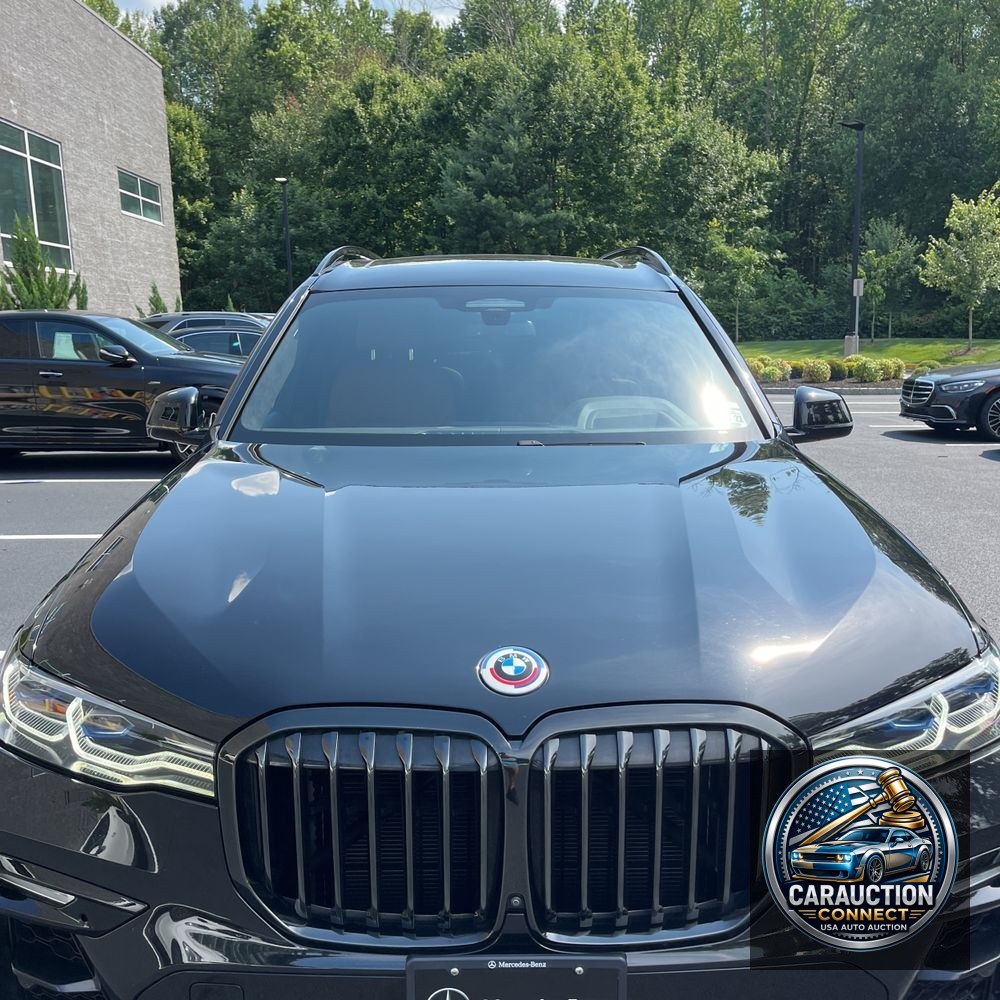 2022 BMW X7 M50i