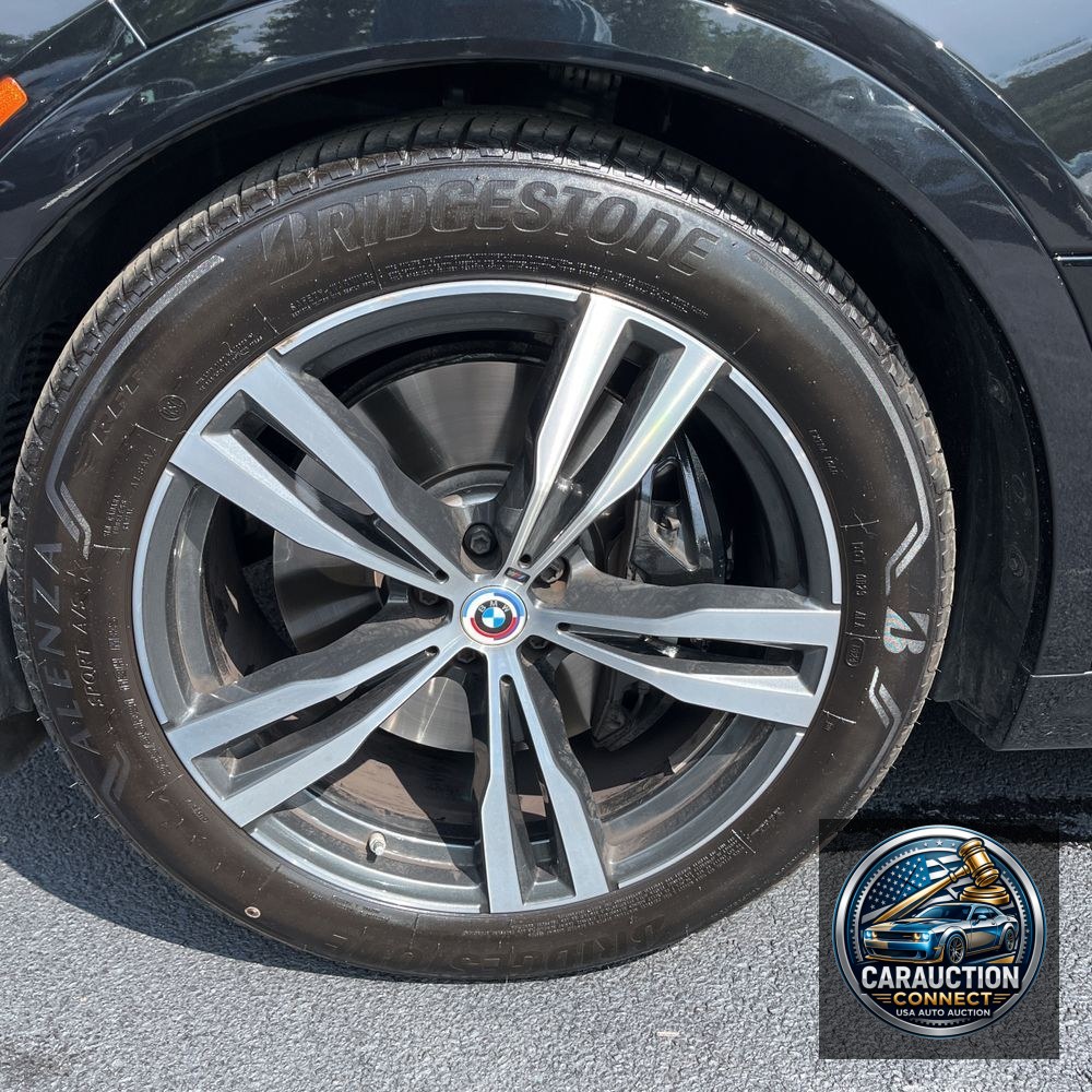 2022 BMW X7 M50i