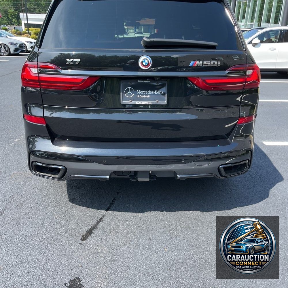 2022 BMW X7 M50i
