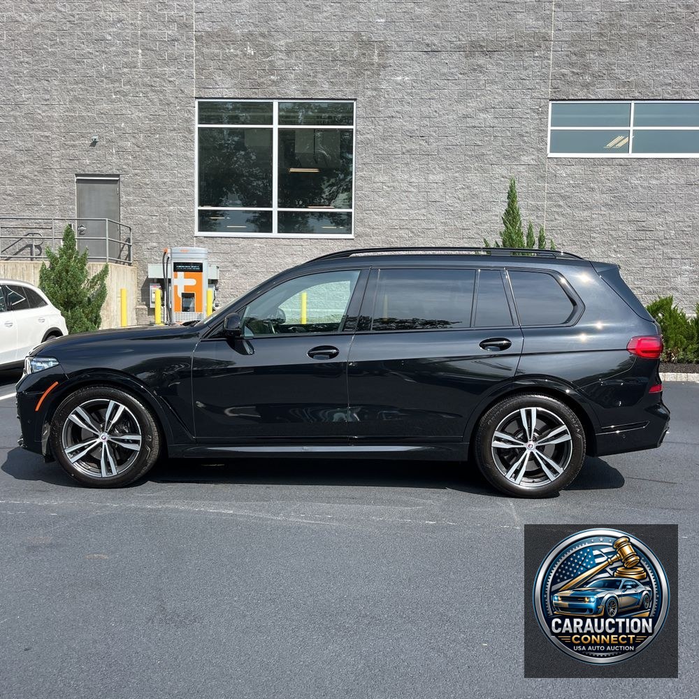 2022 BMW X7 M50i