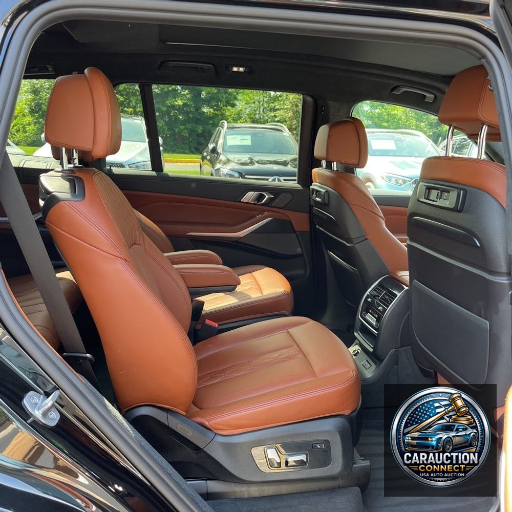 2022 BMW X7 M50i