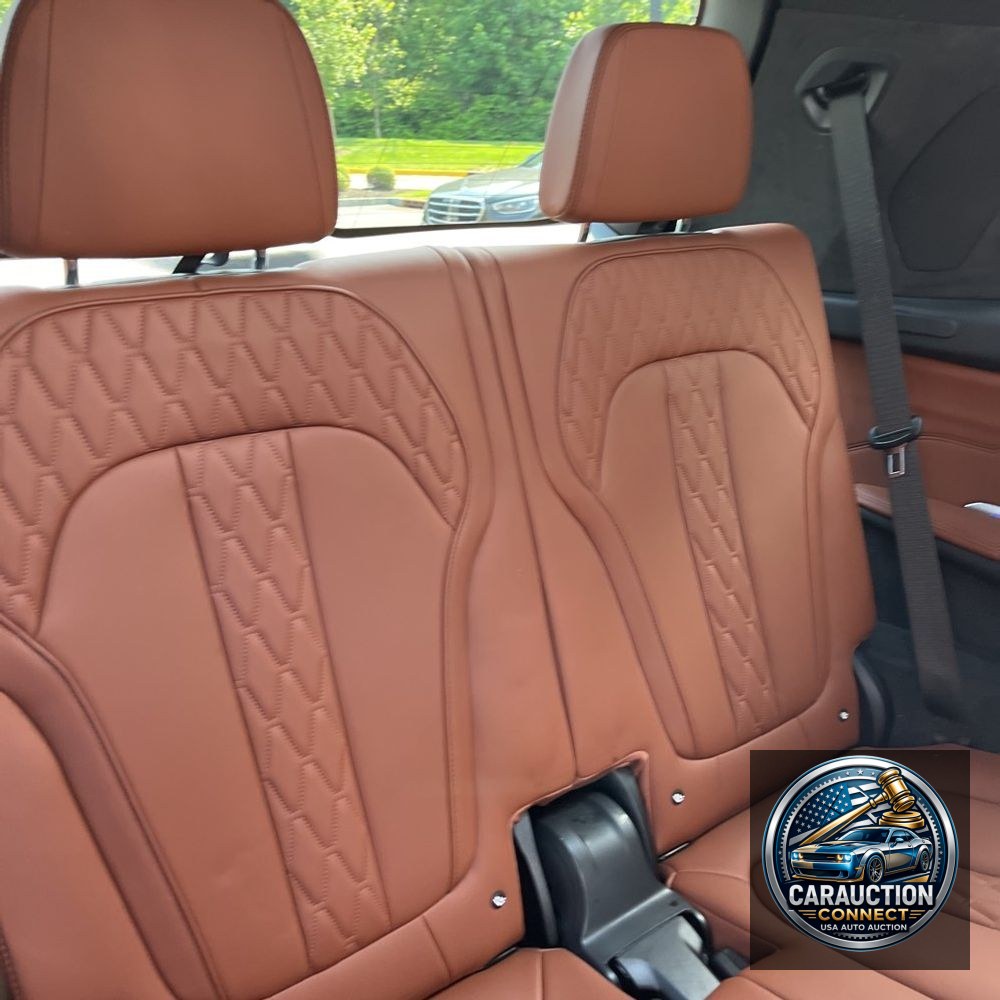 2022 BMW X7 M50i