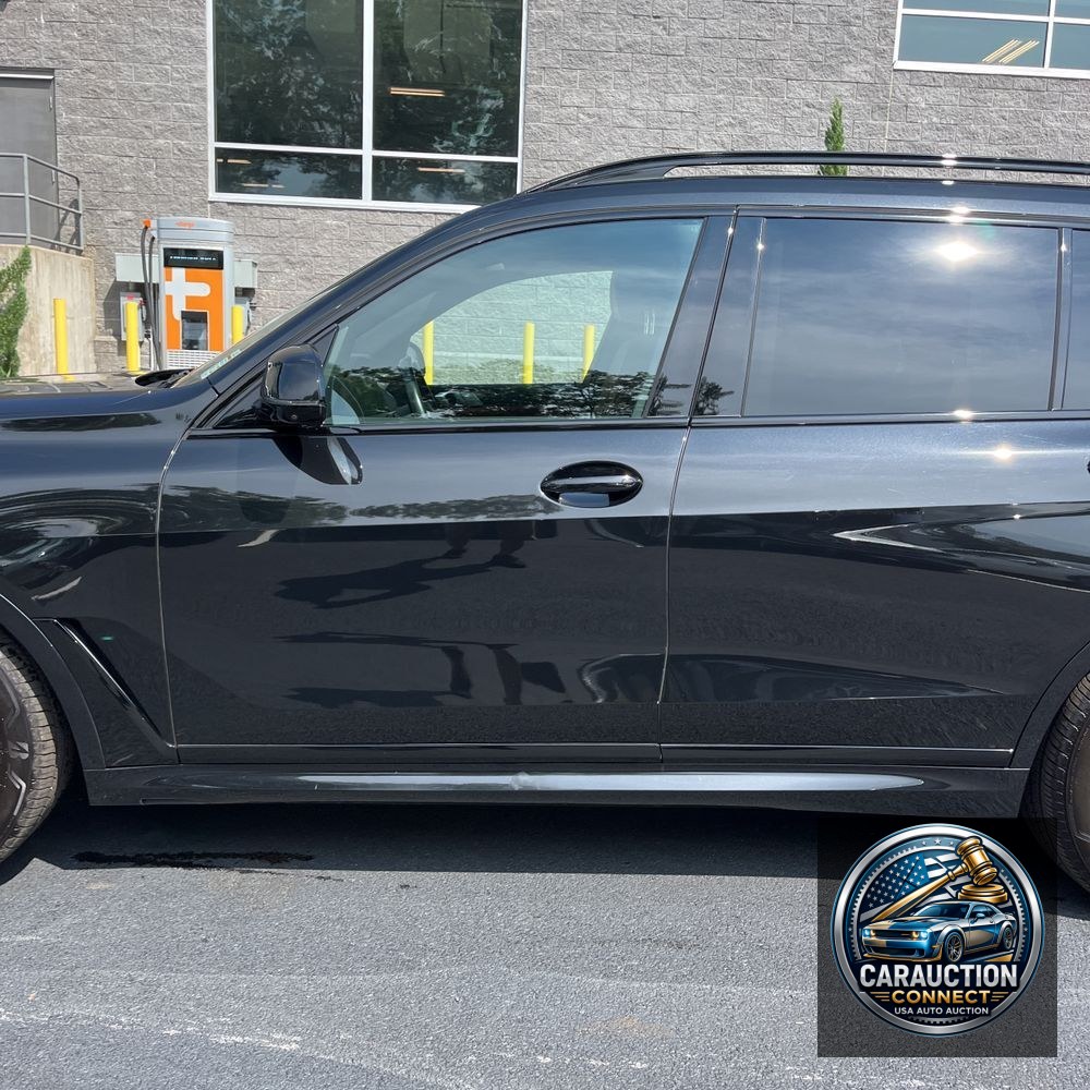 2022 BMW X7 M50i