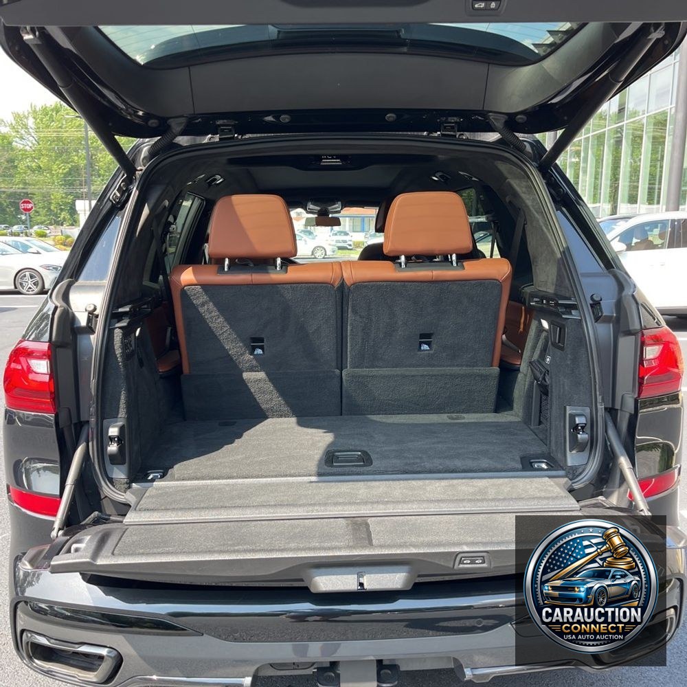 2022 BMW X7 M50i