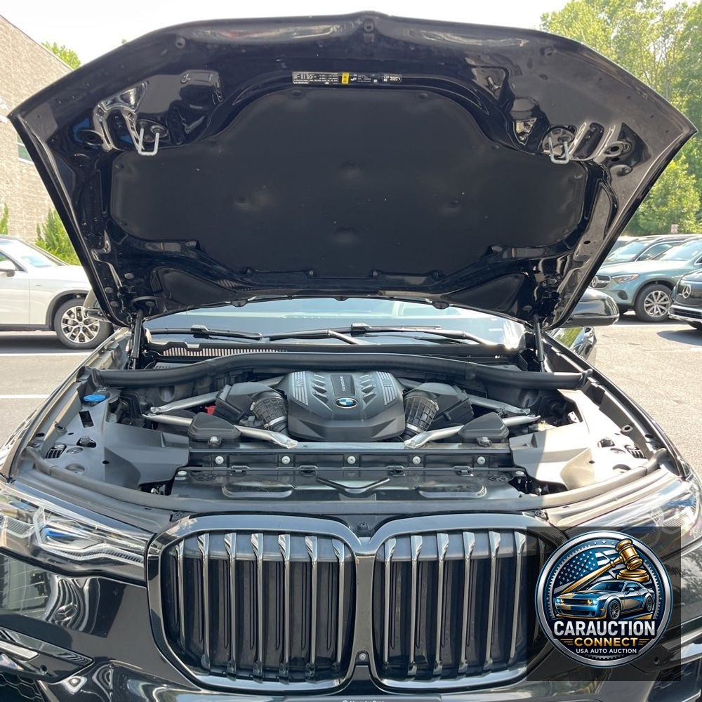 2022 BMW X7 M50i