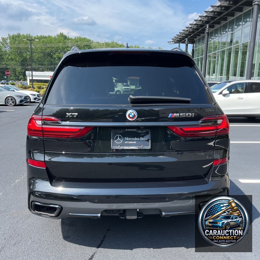 2022 BMW X7 M50i