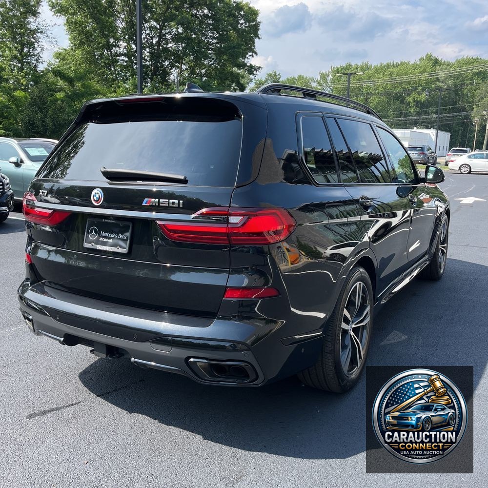 2022 BMW X7 M50i