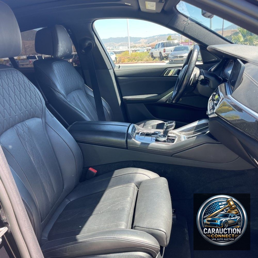 2022 BMW X6 M50i