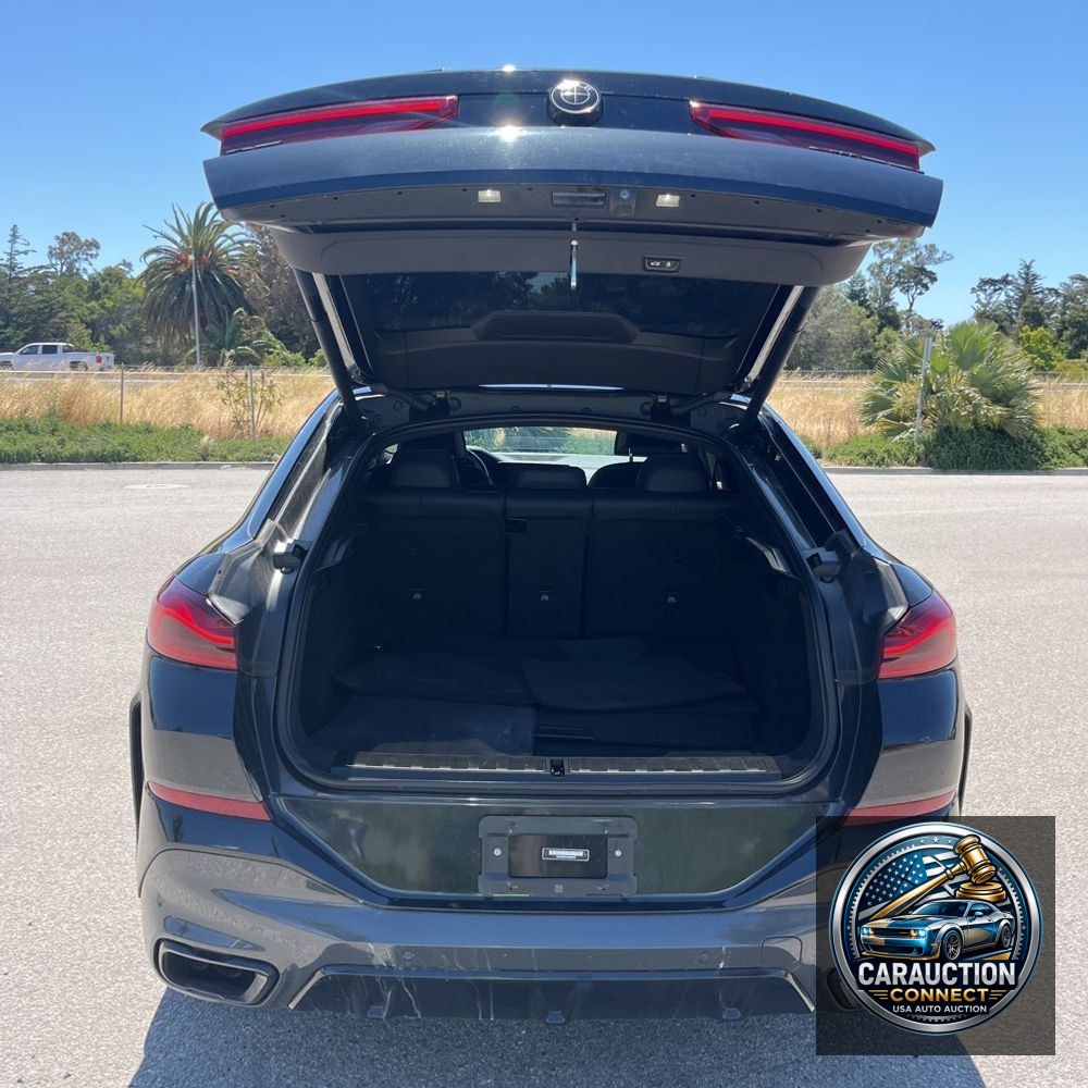 2022 BMW X6 M50i