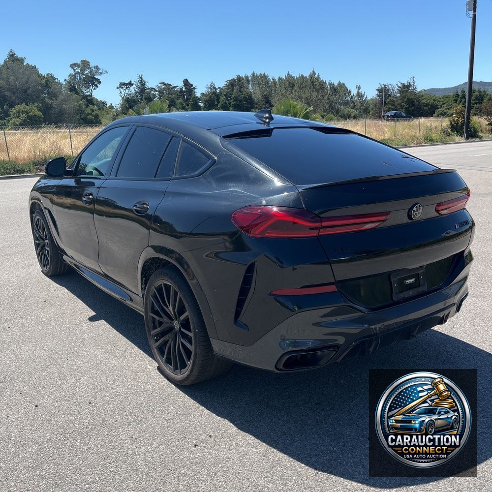 2022 BMW X6 M50i