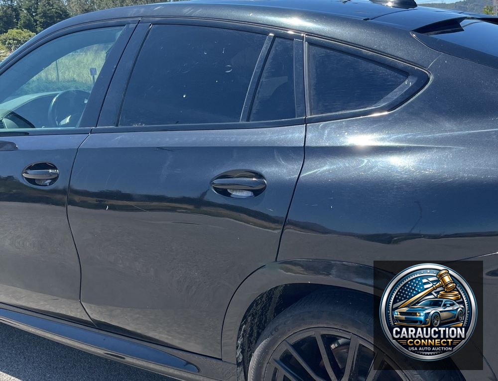 2022 BMW X6 M50i