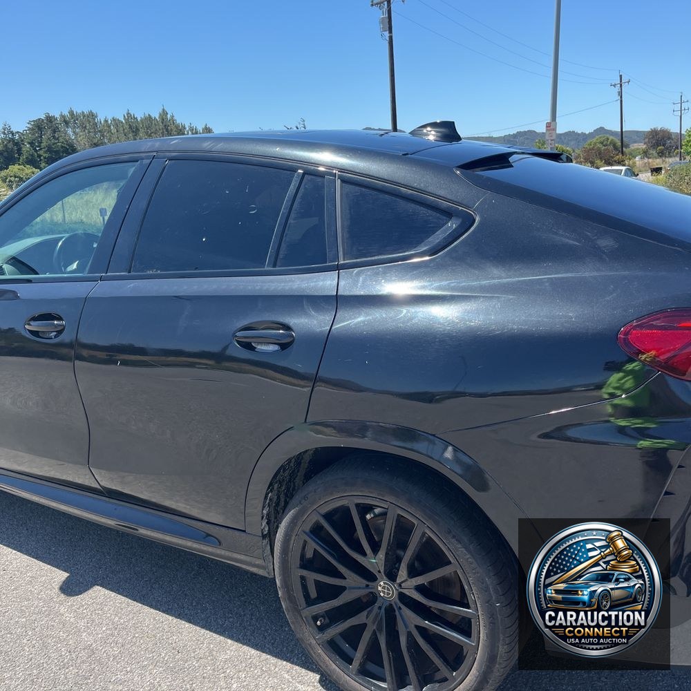 2022 BMW X6 M50i