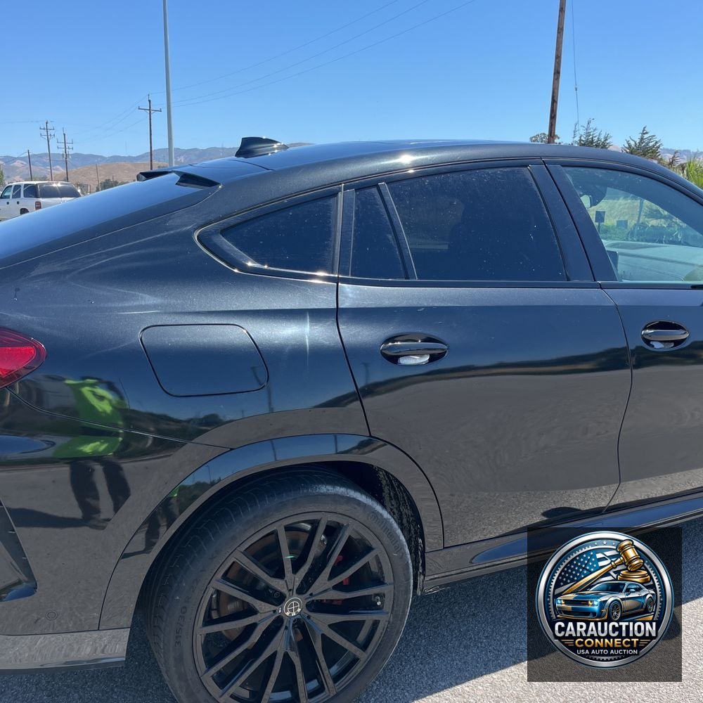 2022 BMW X6 M50i