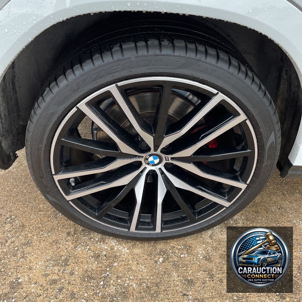 2022 BMW X6 M50i