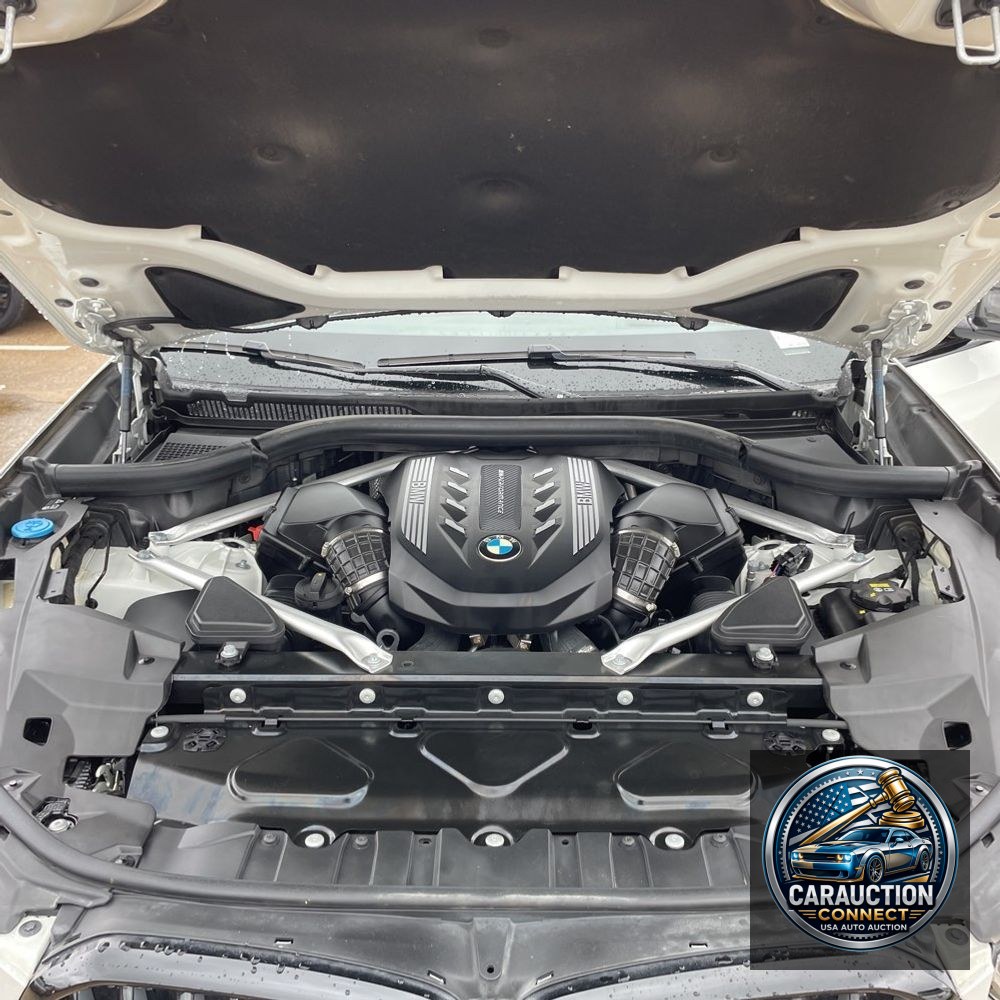 2022 BMW X6 M50i