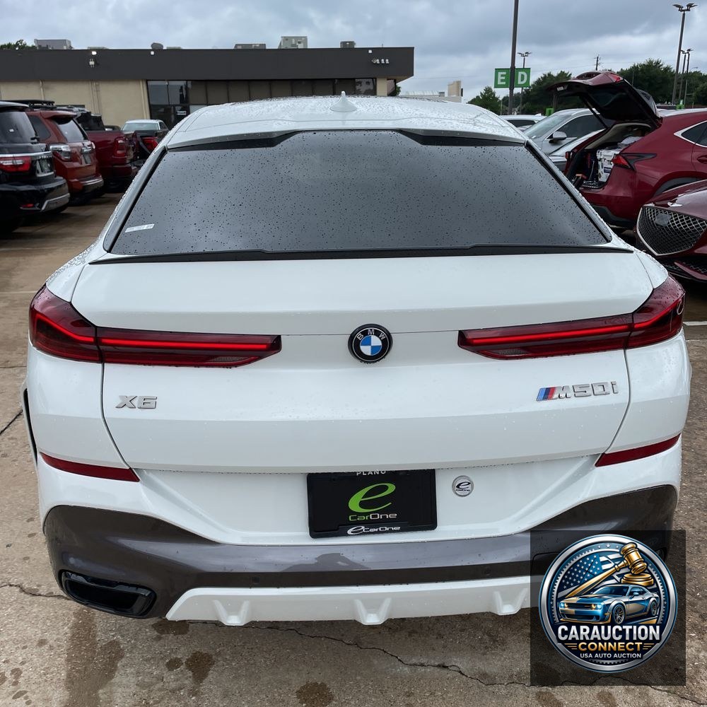 2022 BMW X6 M50i