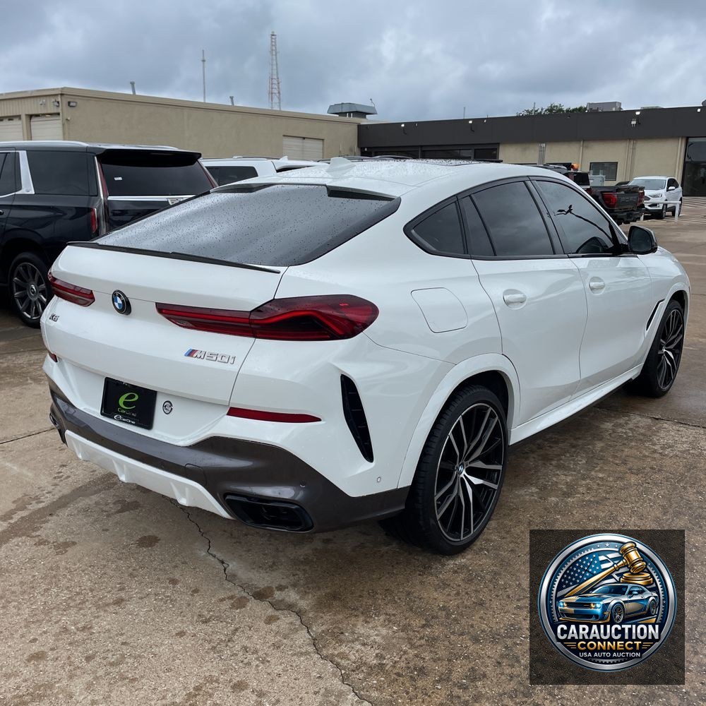 2022 BMW X6 M50i